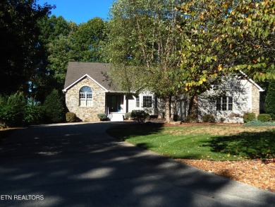 LOCATION, LOCATION, LOCATION IS KEY! Welcome to this 1-owner on Stonehenge Golf Course in Tennessee - for sale on GolfHomes.com, golf home, golf lot