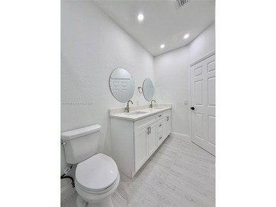 Spacious 3-bedroom/3-bathroom townhome featuring an open layout on Woodlands Country Club in Florida - for sale on GolfHomes.com, golf home, golf lot