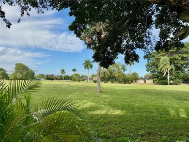Spacious 3-bedroom/3-bathroom townhome featuring an open layout on Woodlands Country Club in Florida - for sale on GolfHomes.com, golf home, golf lot