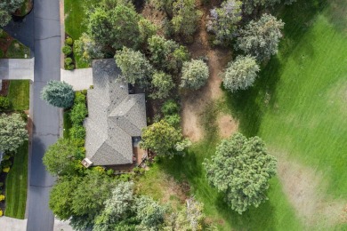 Stunningly updated home in the coveted, gated River's Edge Golf on Rivers Edge Golf Resort in Oregon - for sale on GolfHomes.com, golf home, golf lot