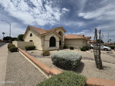 Priced below appraisal, this 3-bed + den corner-lot home offers on Alta Mesa Golf Club in Arizona - for sale on GolfHomes.com, golf home, golf lot