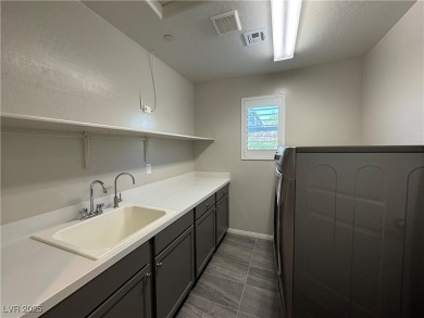 WOW! PERFECT 4 BED 4 BATH 2 STORY HOME LOCATED IN LAKE LAS on Falls Golf Course in Nevada - for sale on GolfHomes.com, golf home, golf lot