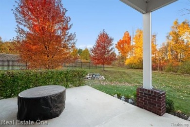 A RARE OPPORTUNITY IN BOULDER POINTE THAT IS MOVE-IN READY! on The Glacier Club in Michigan - for sale on GolfHomes.com, golf home, golf lot