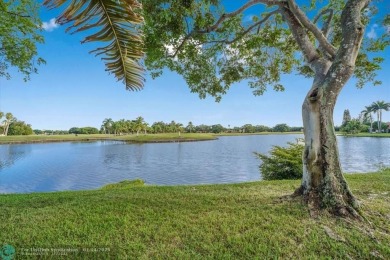 Stunning Golf Course Villa with lake views and prime amenities on Bonaventure Country Club in Florida - for sale on GolfHomes.com, golf home, golf lot