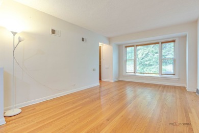 A rare opportunity to own a home in a City with a suburban on Edgebrook Golf Course in Illinois - for sale on GolfHomes.com, golf home, golf lot