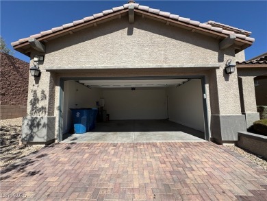WOW! PERFECT 4 BED 4 BATH 2 STORY HOME LOCATED IN LAKE LAS on Falls Golf Course in Nevada - for sale on GolfHomes.com, golf home, golf lot