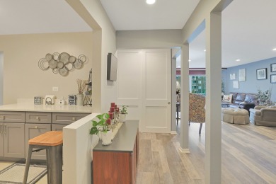 Bright and spacious top-floor 3 bedroom, 2 bath condo in the on Twin Lakes Golf Course in Illinois - for sale on GolfHomes.com, golf home, golf lot
