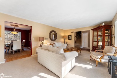 EXQUISITE home at the Golf & Country Club! 5 BR, 4.5 Baths on Washington Golf and Country Club in Iowa - for sale on GolfHomes.com, golf home, golf lot