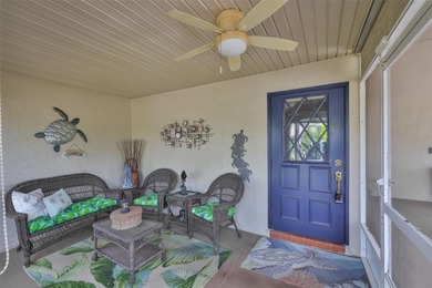 MOVE-IN READY ON A DESIRABLE CORNER LOT IN KINGS POINT!

 on Falcon Watch Golf Club in Florida - for sale on GolfHomes.com, golf home, golf lot