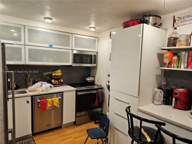 This well-positioned condo offers versatile living with on Inverrary Country Club in Florida - for sale on GolfHomes.com, golf home, golf lot