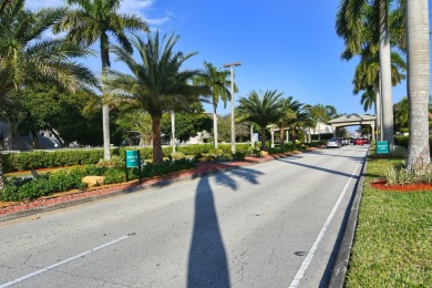 Welcome to Wynmoor! This beautiful 2-bedroom, 2-bath penthouse on Wynmoor Golf Course in Florida - for sale on GolfHomes.com, golf home, golf lot
