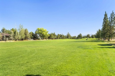Beautiful SINGLE LEVEL home strategically situated fronting the on Eagle Crest Golf Resort - Resort Course in Oregon - for sale on GolfHomes.com, golf home, golf lot