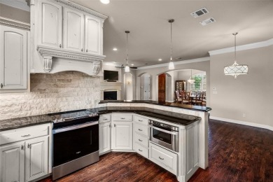 MAKE THIS LOVELY 3-2-2 NUTCRACKER GOLF COURSE VILLA in Pecan on Nutcracker Golf Club in Texas - for sale on GolfHomes.com, golf home, golf lot