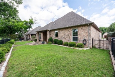 MAKE THIS LOVELY 3-2-2 NUTCRACKER GOLF COURSE VILLA in Pecan on Nutcracker Golf Club in Texas - for sale on GolfHomes.com, golf home, golf lot