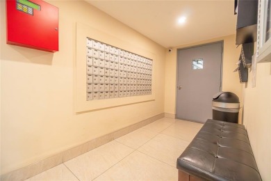 Bright & modern 1 bed/1.5 bath condo on prestigious Diplomat on  in Florida - for sale on GolfHomes.com, golf home, golf lot