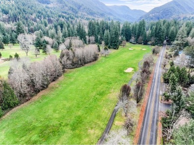 Discover your retreat in this delightful 2-bedroom, 2-bath condo on The Resort at the Mountain in Oregon - for sale on GolfHomes.com, golf home, golf lot