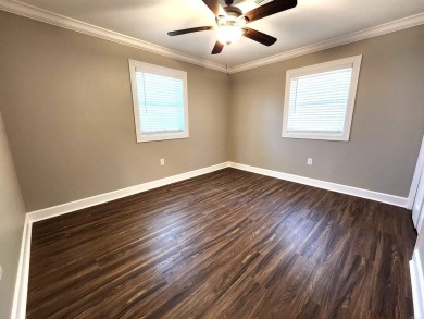 BEAUTIFULLY RENOVATED THROUGHOUT- this spacious 4 Bedroom, 3 on Lions Club Municipal Golf Course in Arkansas - for sale on GolfHomes.com, golf home, golf lot