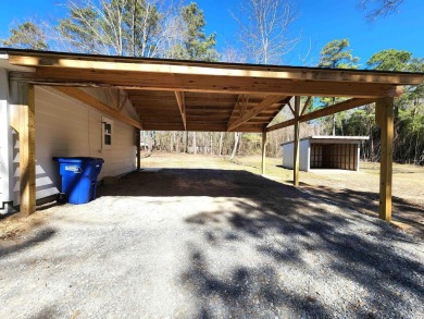 BEAUTIFULLY RENOVATED THROUGHOUT- this spacious 4 Bedroom, 3 on Lions Club Municipal Golf Course in Arkansas - for sale on GolfHomes.com, golf home, golf lot