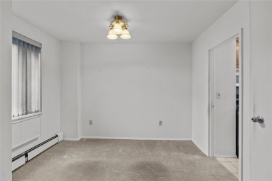 Commuter's Dream! 2 bedrooms, 2 bathrooms with terrace with on Scarsdale Golf Club in New York - for sale on GolfHomes.com, golf home, golf lot