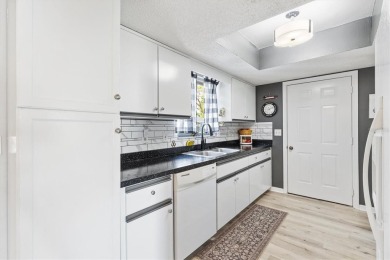 NEW ROOF 2025, HVAC 2017! Step into this charming 2 Bedroom, 2 on The Links of Spruce Creek in Florida - for sale on GolfHomes.com, golf home, golf lot