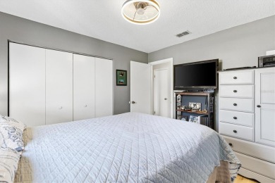 NEW ROOF 2025, HVAC 2017! Step into this charming 2 Bedroom, 2 on The Links of Spruce Creek in Florida - for sale on GolfHomes.com, golf home, golf lot