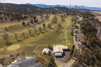 Enjoy the beauty of this custom built home that overlooks the on John Day Golf Club in Oregon - for sale on GolfHomes.com, golf home, golf lot