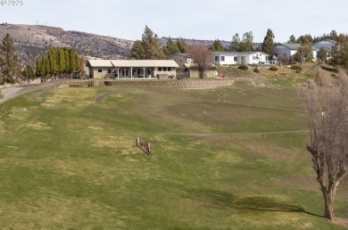 Enjoy the beauty of this custom built home that overlooks the on John Day Golf Club in Oregon - for sale on GolfHomes.com, golf home, golf lot