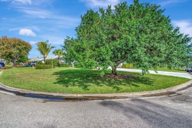 Spacious and open 3/2 home in the heart of Hobe Sound.  Upgrades on Heritage Ridge Golf Club in Florida - for sale on GolfHomes.com, golf home, golf lot