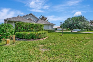 Spacious and open 3/2 home in the heart of Hobe Sound.  Upgrades on Heritage Ridge Golf Club in Florida - for sale on GolfHomes.com, golf home, golf lot