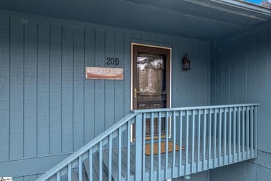 Welcome to 20D Hartwell Villas, a 2nd-floor, 3-bedroom, 2-bath on Stone Creek Cove Golf Course in South Carolina - for sale on GolfHomes.com, golf home, golf lot