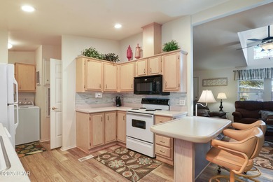 Prime Island Location! This beautifully maintained 3-bedroom on London Bridge Golf Course in Arizona - for sale on GolfHomes.com, golf home, golf lot