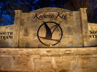 Looking for a low-maintenance home in a fun, active community? on Keowee Key Golf and Country Club in South Carolina - for sale on GolfHomes.com, golf home, golf lot