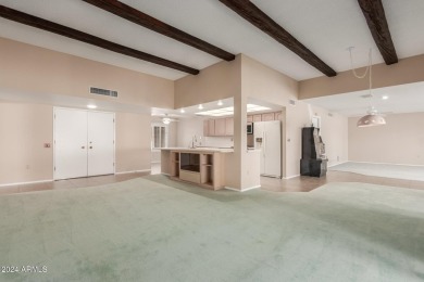 Welcome to this bright and spacious 2-bedroom, 2-bathroom Sun on PalmBrook Country Club in Arizona - for sale on GolfHomes.com, golf home, golf lot