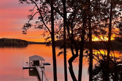 DREAM location on LAKE HARTWELL with breathtaking SUNSET VIEWS! on The Trail At Chickasaw Pointe in South Carolina - for sale on GolfHomes.com, golf home, golf lot