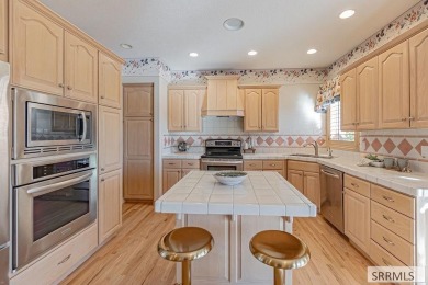 Nestled on the prestigious fairway of Sage Lake Golf Course & on Sage Lakes Municipal Golf Course in Idaho - for sale on GolfHomes.com, golf home, golf lot