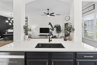 Welcome home! this beautifully renovated, move-in-ready townhome on Golf Club At Fleming Island in Florida - for sale on GolfHomes.com, golf home, golf lot