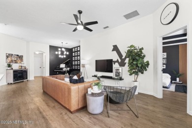 Welcome home! this beautifully renovated, move-in-ready townhome on Golf Club At Fleming Island in Florida - for sale on GolfHomes.com, golf home, golf lot