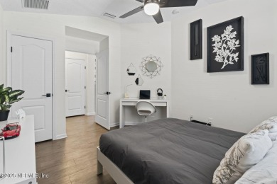 Welcome home! this beautifully renovated, move-in-ready townhome on Golf Club At Fleming Island in Florida - for sale on GolfHomes.com, golf home, golf lot