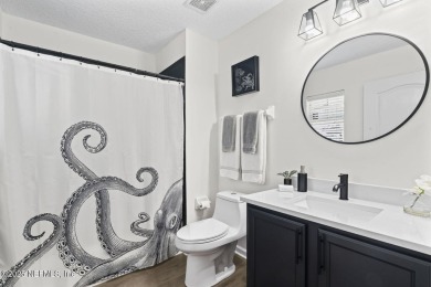 Welcome home! this beautifully renovated, move-in-ready townhome on Golf Club At Fleming Island in Florida - for sale on GolfHomes.com, golf home, golf lot