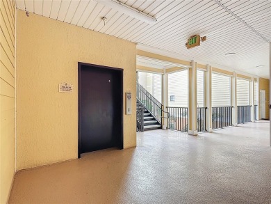 Beautifully updated 2 bedroom, 2 bath condo located in the on Polo Park East in Florida - for sale on GolfHomes.com, golf home, golf lot