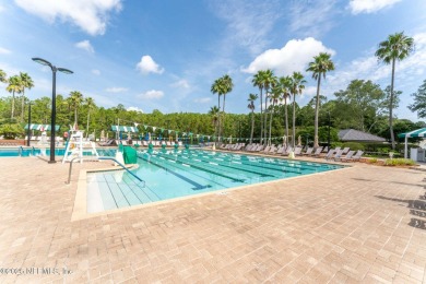 Welcome home! this beautifully renovated, move-in-ready townhome on Golf Club At Fleming Island in Florida - for sale on GolfHomes.com, golf home, golf lot