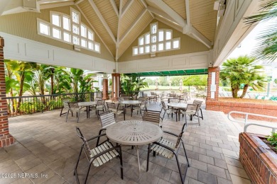 Welcome home! this beautifully renovated, move-in-ready townhome on Golf Club At Fleming Island in Florida - for sale on GolfHomes.com, golf home, golf lot