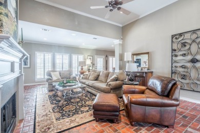 SPECTACULAR HOME SITUATED ON #6 NORTH IN GREEN TREE! BEAUTIFUL on Green Tree Country Club in Texas - for sale on GolfHomes.com, golf home, golf lot