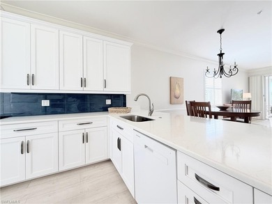 END UNIT CONDO in NAPLES HERITAGE Golf and Country Club - Full on Naples Heritage Golf and Country Club in Florida - for sale on GolfHomes.com, golf home, golf lot