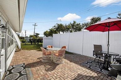 Charming single family home in Sun City Center - Move-In Ready & on North Lakes Golf Course in Florida - for sale on GolfHomes.com, golf home, golf lot