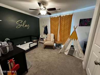 Looking for charm, comfort & convenience all in one? Welcome to on Harbour Point Golf Club in North Carolina - for sale on GolfHomes.com, golf home, golf lot