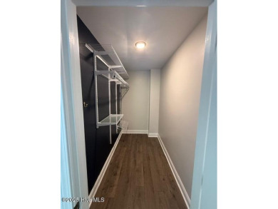 Looking for charm, comfort & convenience all in one? Welcome to on Harbour Point Golf Club in North Carolina - for sale on GolfHomes.com, golf home, golf lot