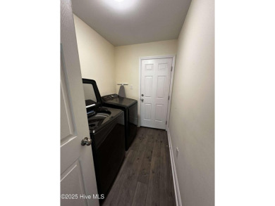 Looking for charm, comfort & convenience all in one? Welcome to on Harbour Point Golf Club in North Carolina - for sale on GolfHomes.com, golf home, golf lot