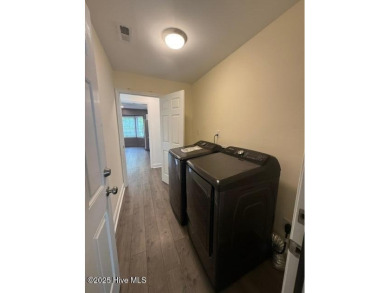 Looking for charm, comfort & convenience all in one? Welcome to on Harbour Point Golf Club in North Carolina - for sale on GolfHomes.com, golf home, golf lot
