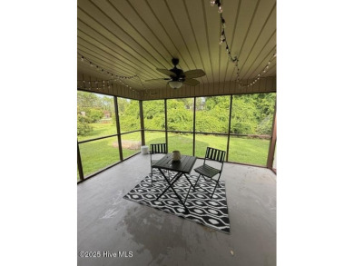 Looking for charm, comfort & convenience all in one? Welcome to on Harbour Point Golf Club in North Carolina - for sale on GolfHomes.com, golf home, golf lot